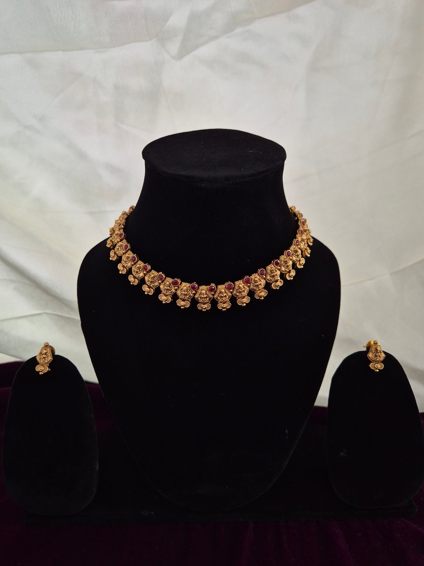 Antique Necklace With Earrings Set