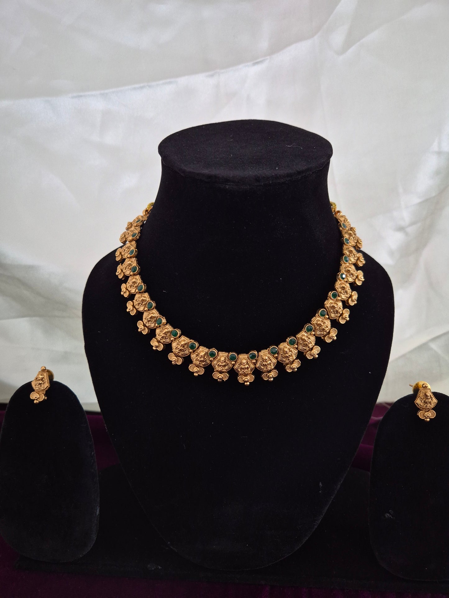 Antique Necklace With Earrings Set