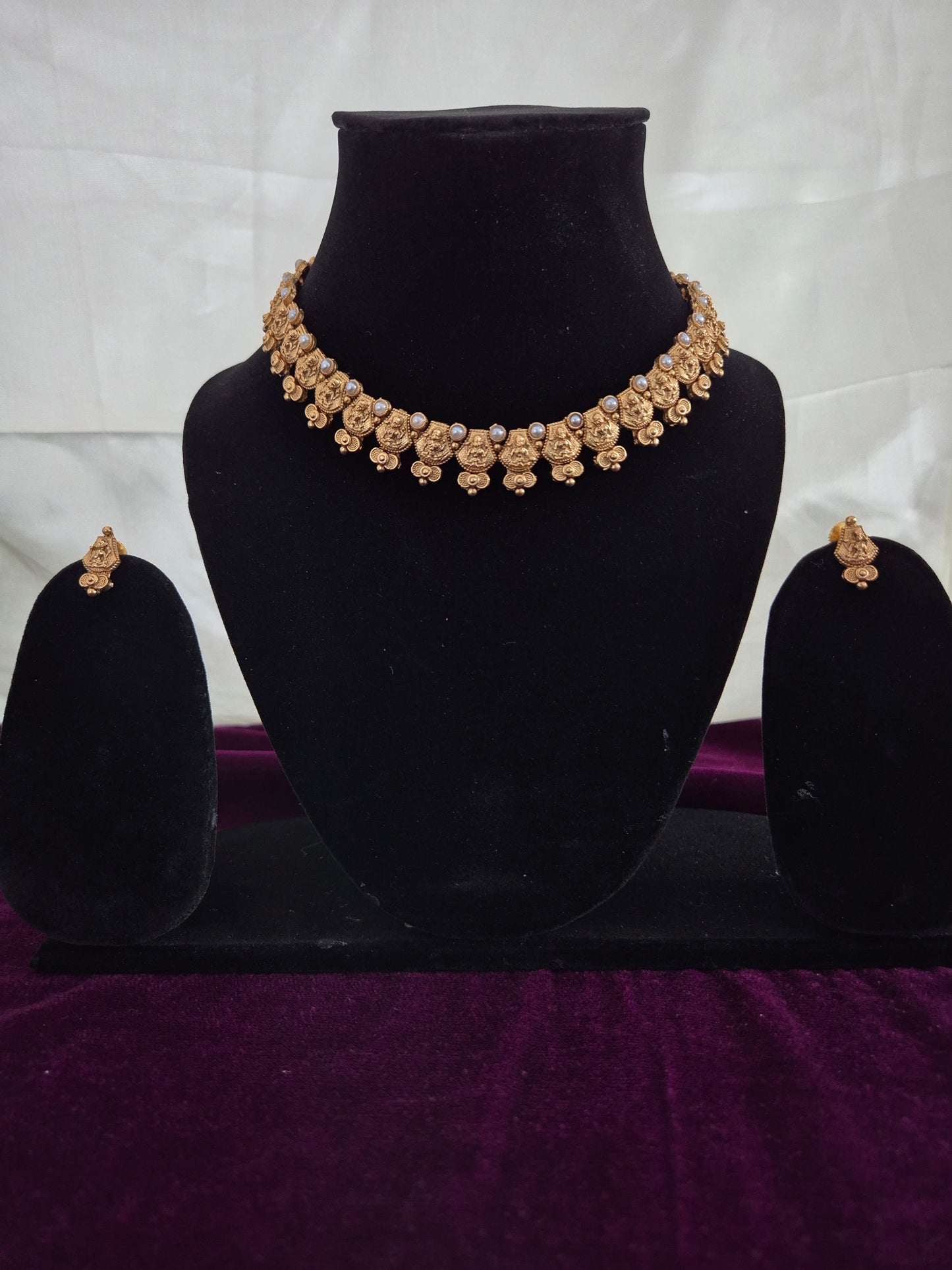 Antique Necklace With Earrings Set