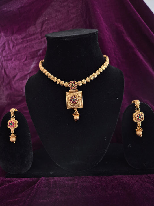 Square Pendant With Kemp Flower Necklace And Earrings Set