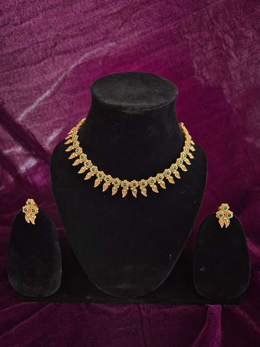 Flower Design Kemp Necklace With Earrings