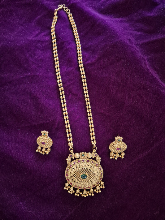 Kemp Pendant Golden Pearl Chain Haram