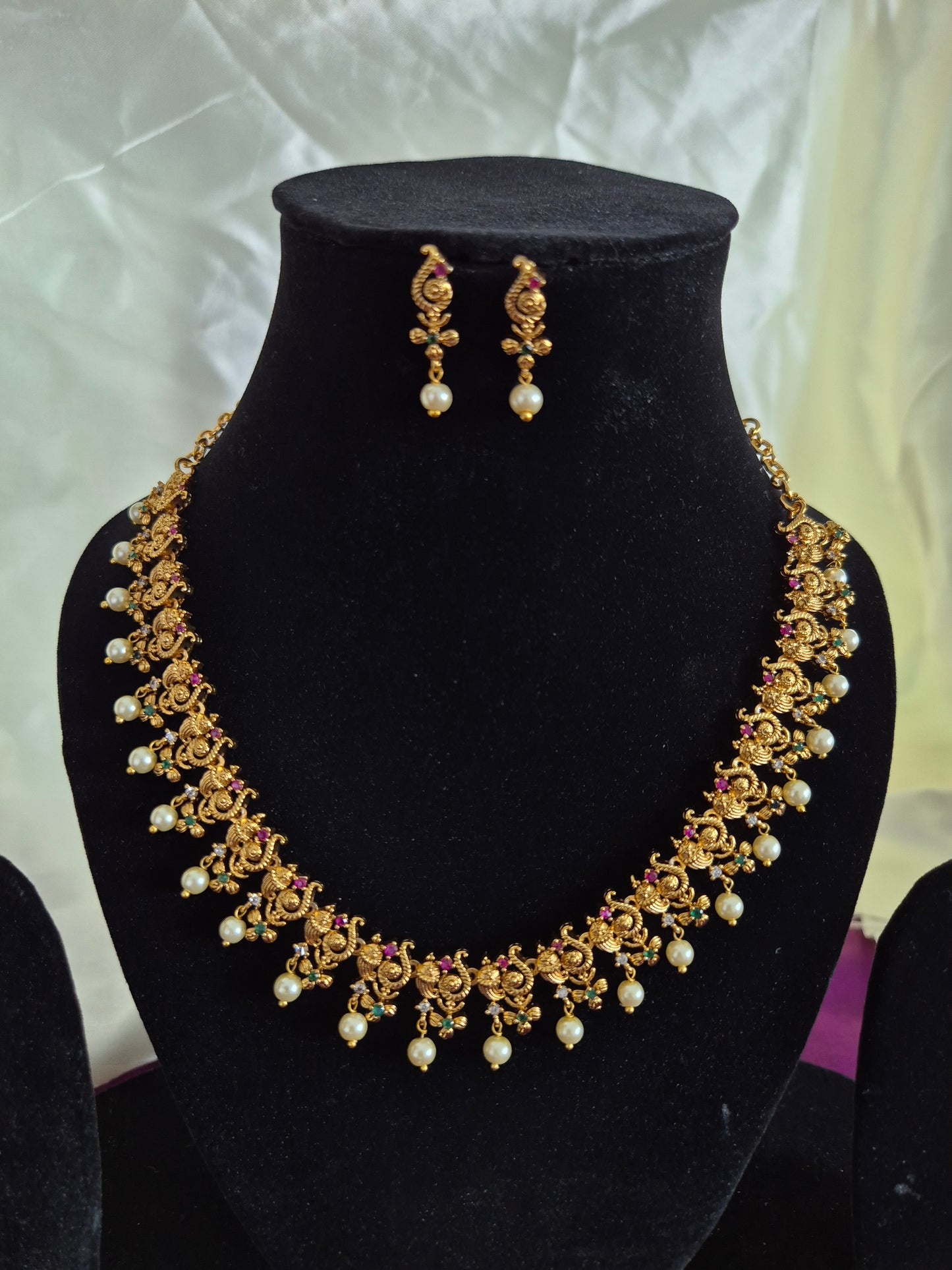 Sangu Pattern Necklace With Earrings Set