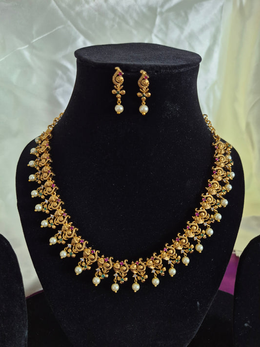 Sangu Pattern Necklace With Earrings Set