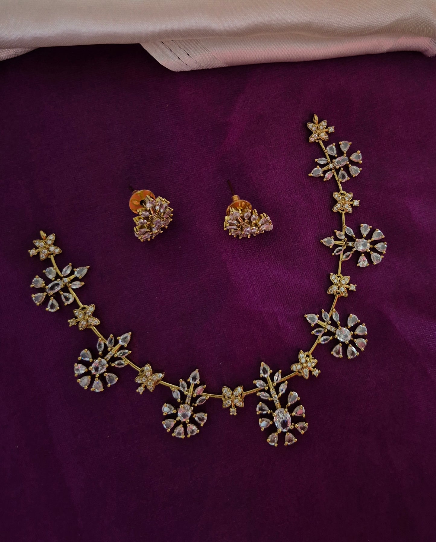 Matte Finish Victorian Set With Earrings