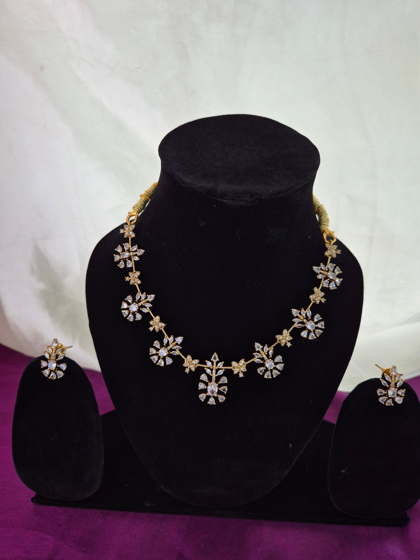 Matte Finish Victorian Set With Earrings