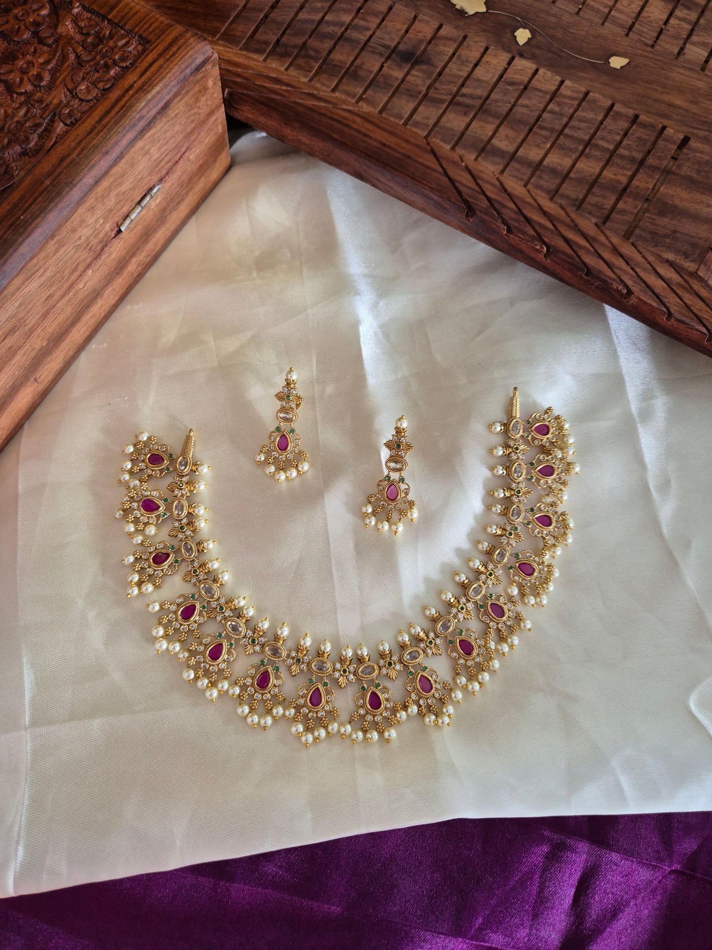 Guttapusalu Short Necklace With Earrings Set